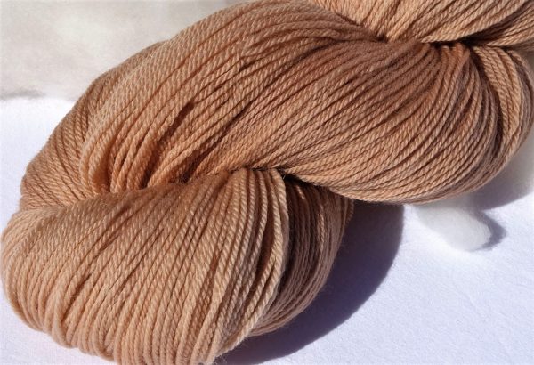 Laine mérinos superwash Teinture végétale à l’avocat. 1207-1208 1203-1204-1205-1206