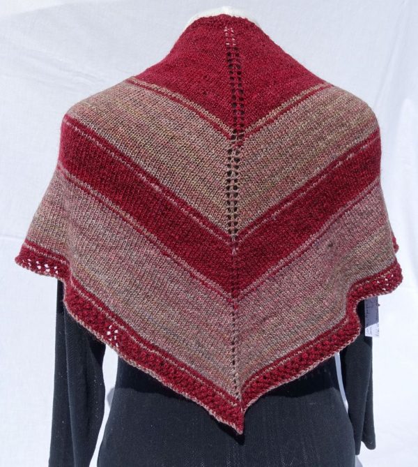 Châle en laine filée main – rouge et beige. 753