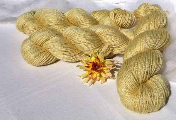 Laine alpaga, soie, cachemire. Teinture dahlia. 1429-1430-1431
