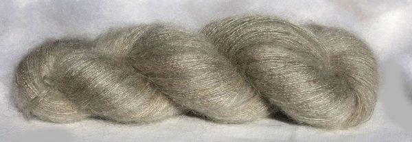 Laine mohair et soie. Lace. Teintures végétales noix et indigo. 1459