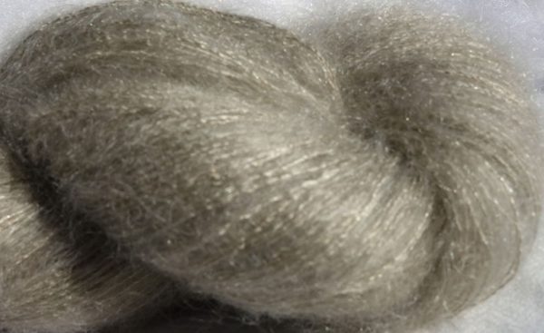 Laine mohair et soie. Lace. Teintures végétales noix et indigo. 1459